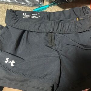 Under Armour Black Athletic Shorts Moisture-Wicking Elastic Waistband children M